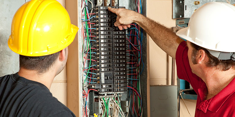 3 Signs that You Need Fuse Box Rewiring